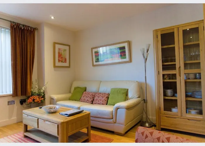 Almanna, York, Only 6 Minutes Walk To Minster York